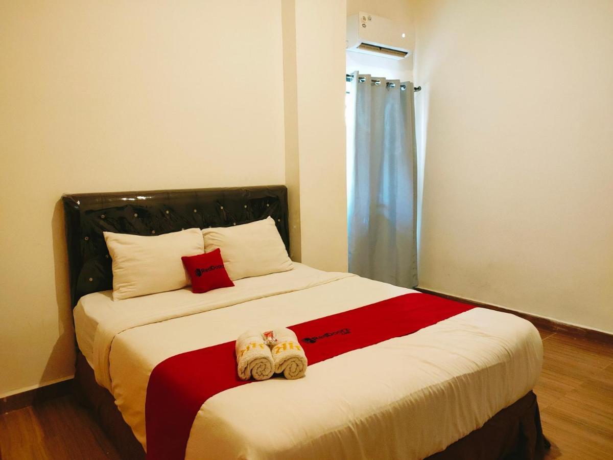 Reddoorz At Sukomanunggal Surabaya Exteriör bild