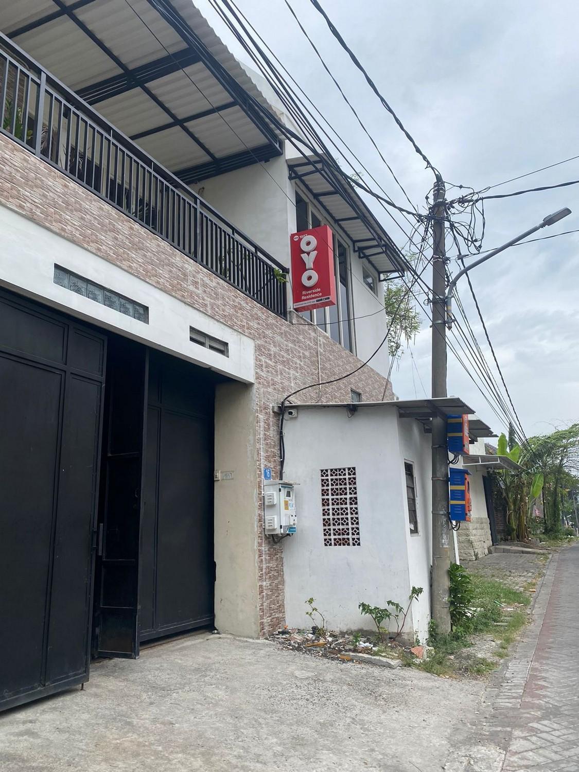 Reddoorz At Sukomanunggal Surabaya Exteriör bild